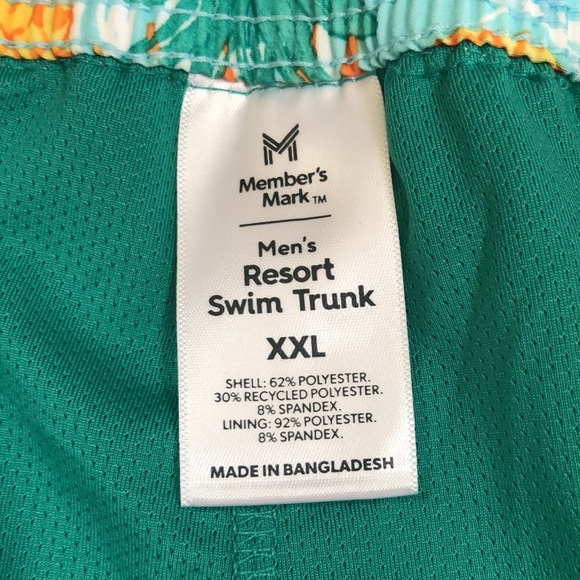 New Men’s resort swim trunk. Size XXL. Tropical plants and pineapples. - Picture 8 of 12